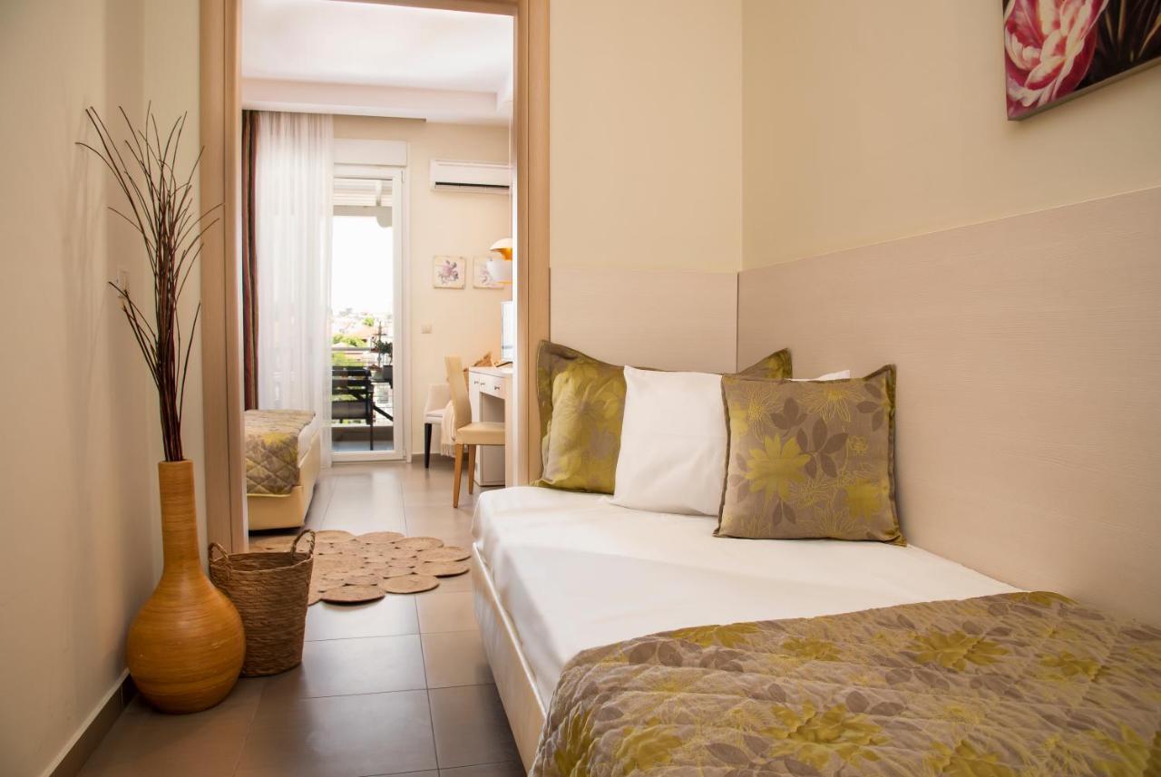 Aqua Mare Hotel Nea Kallikrateia 外观 照片