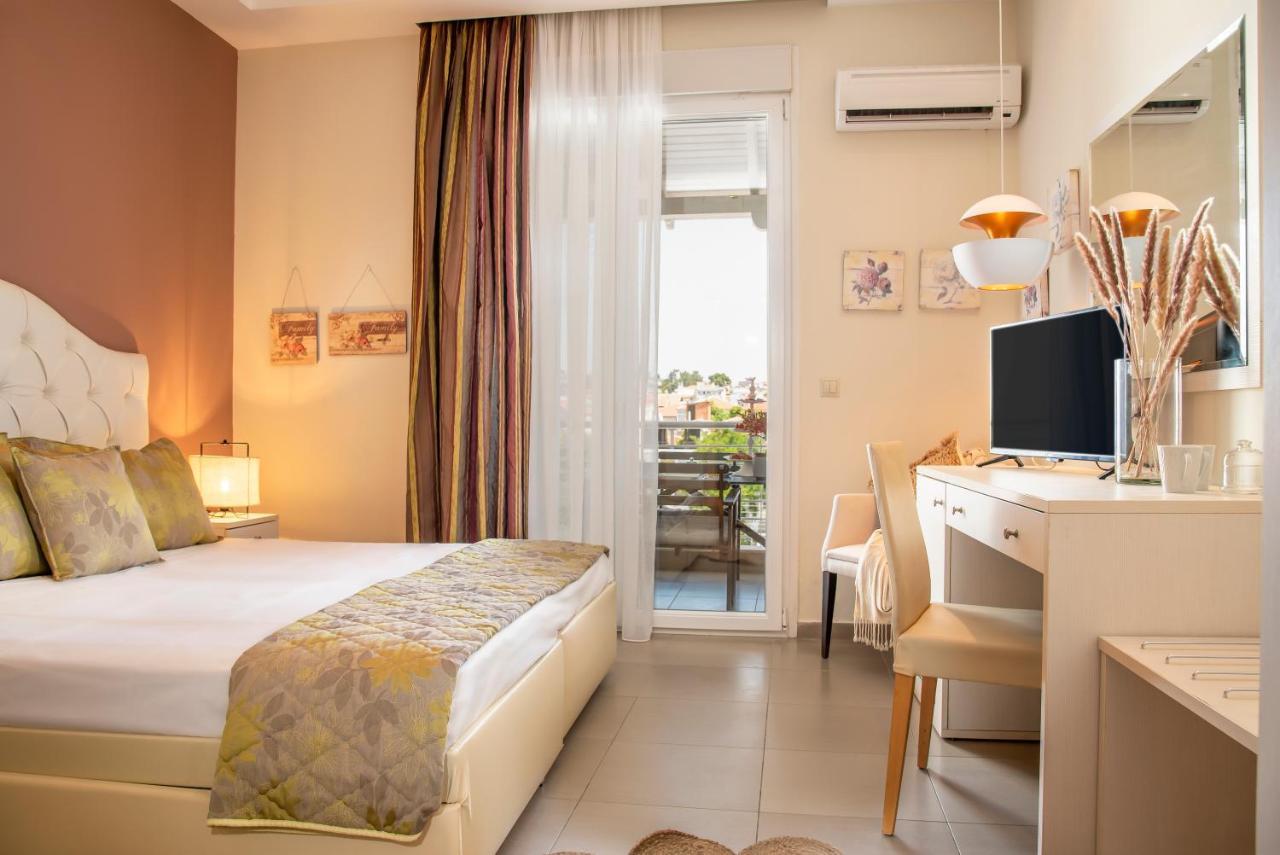 Aqua Mare Hotel Nea Kallikrateia 外观 照片